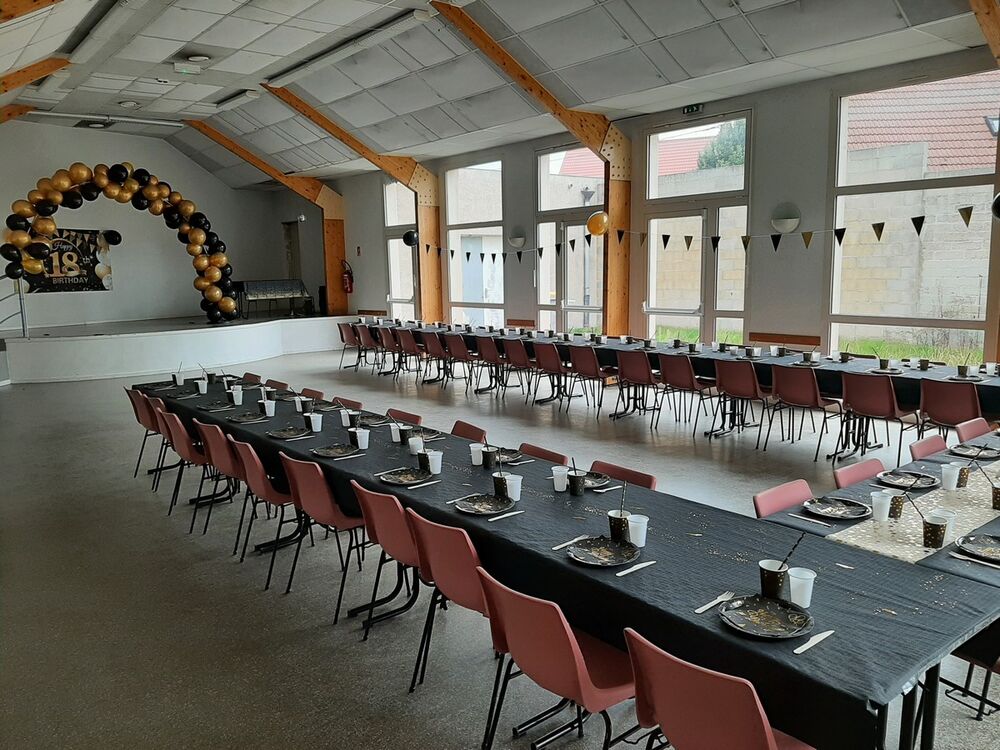Salle des fêtes d'Orainville décorée