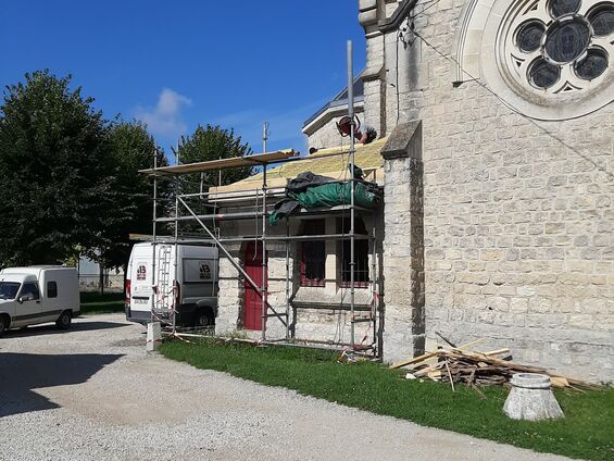 Travaux sur la toiture de la sacristie de l'église d'Orainville